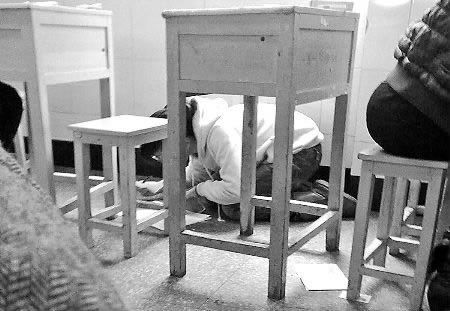 Ů�����ڵ��ϣ���������󼸵��⡣