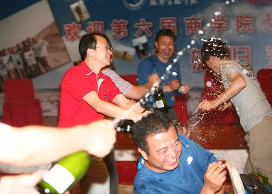 �����ս�������ʵ��ѧ��Ա